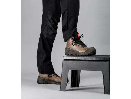 Chaussures de sécurité montantes CRONOS S3S SR FO HRO CI HI LG SC Brun