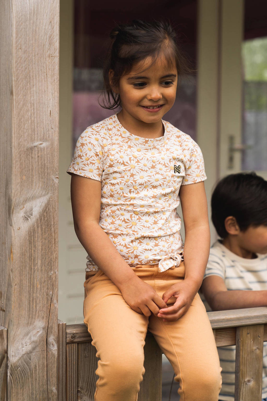 Koko Noko T-shirt met all over print bruin