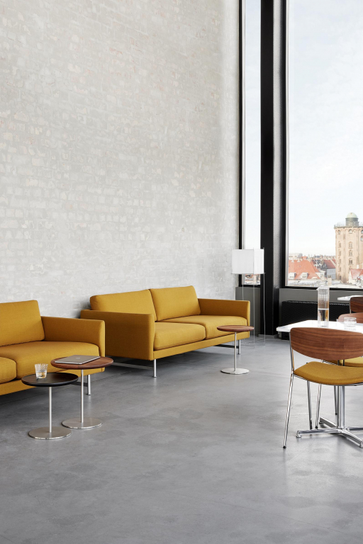 Fredericia Pal bijzettafel rvs onderstel 44 walnut
