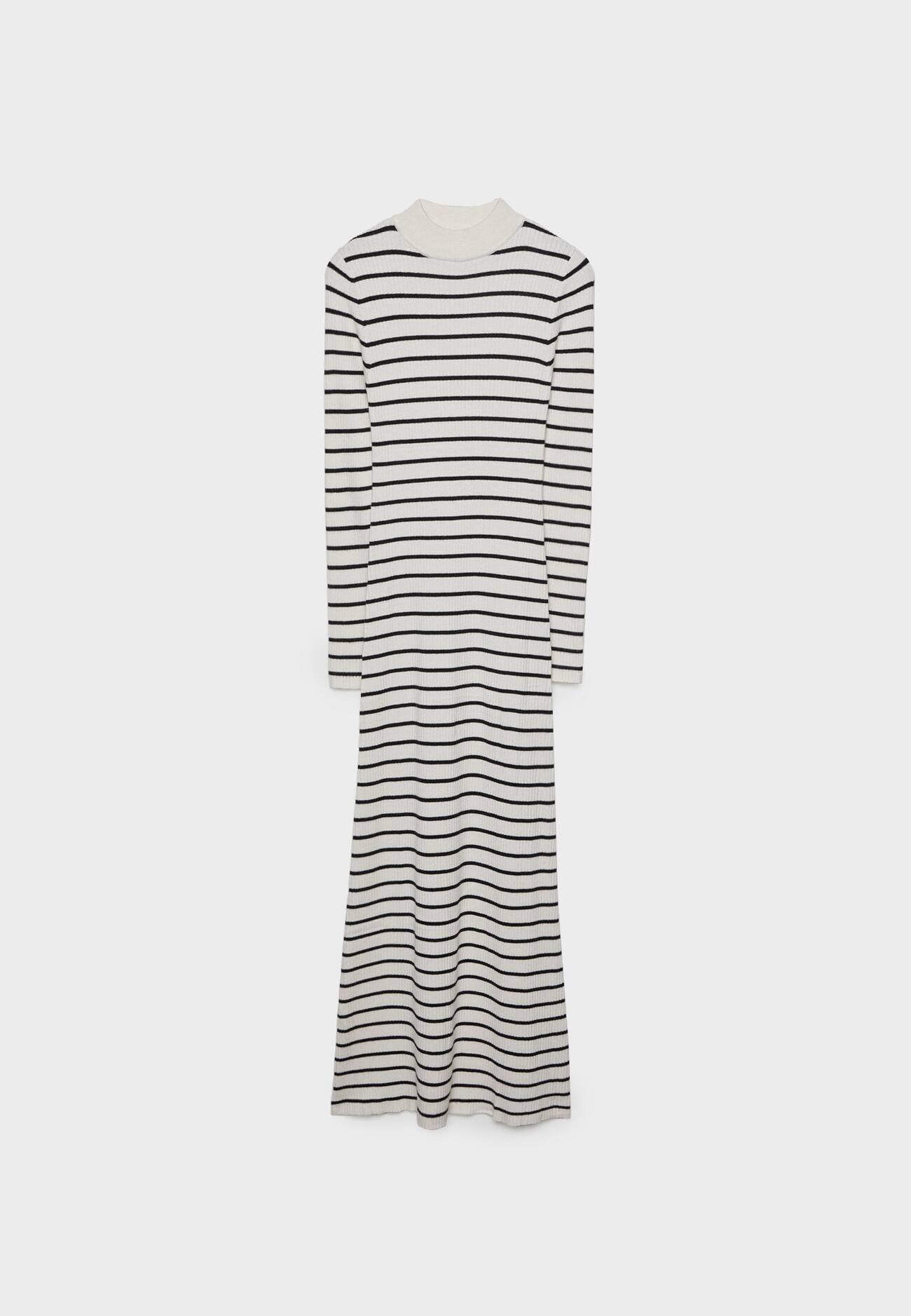 Vestido longo de malha listrada