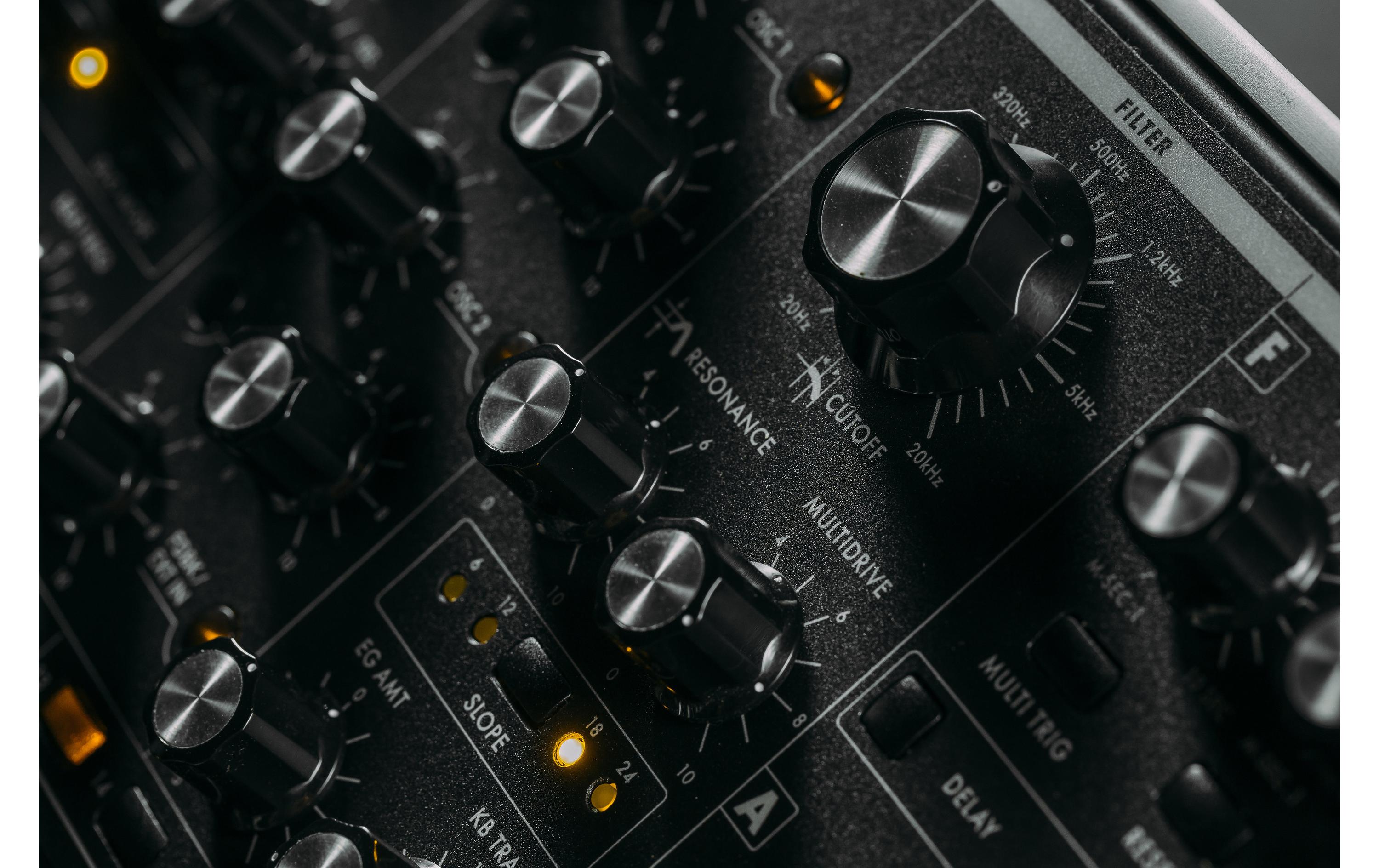 Synthesizer Subsequent 37<br>Paraphonischer analoger Synthesizer