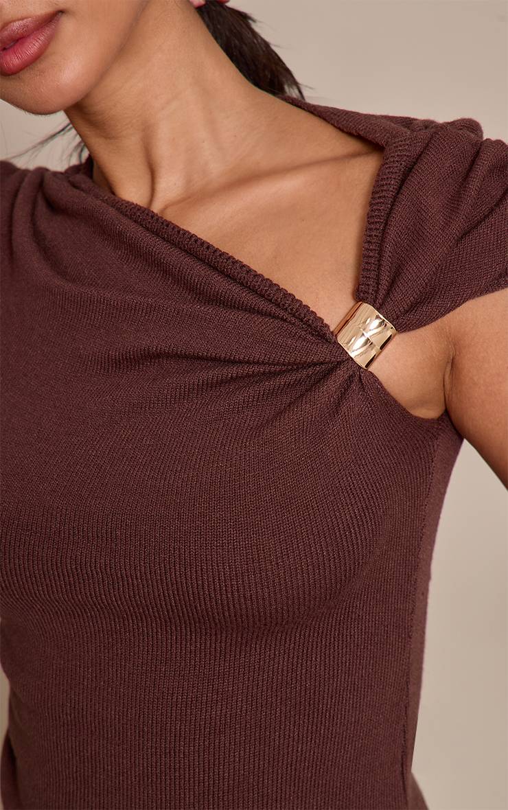 Chocolat Haut En Maille Asymétrique Petite Avec Détail De Finition