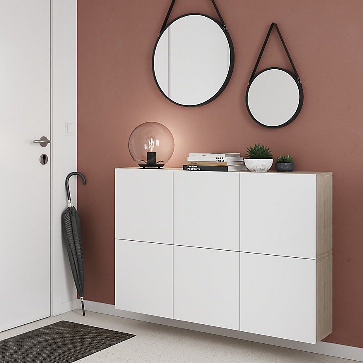 Buffet suspendu effet chêne avec 6 portes blanches GoodHome Atomia H. 75 x L. 112,5 x P. 22 cm