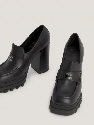 Mocassins de couro com salto bloco