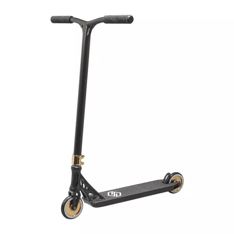 Striker Essence Trottinette Freestyle Gold Chrome