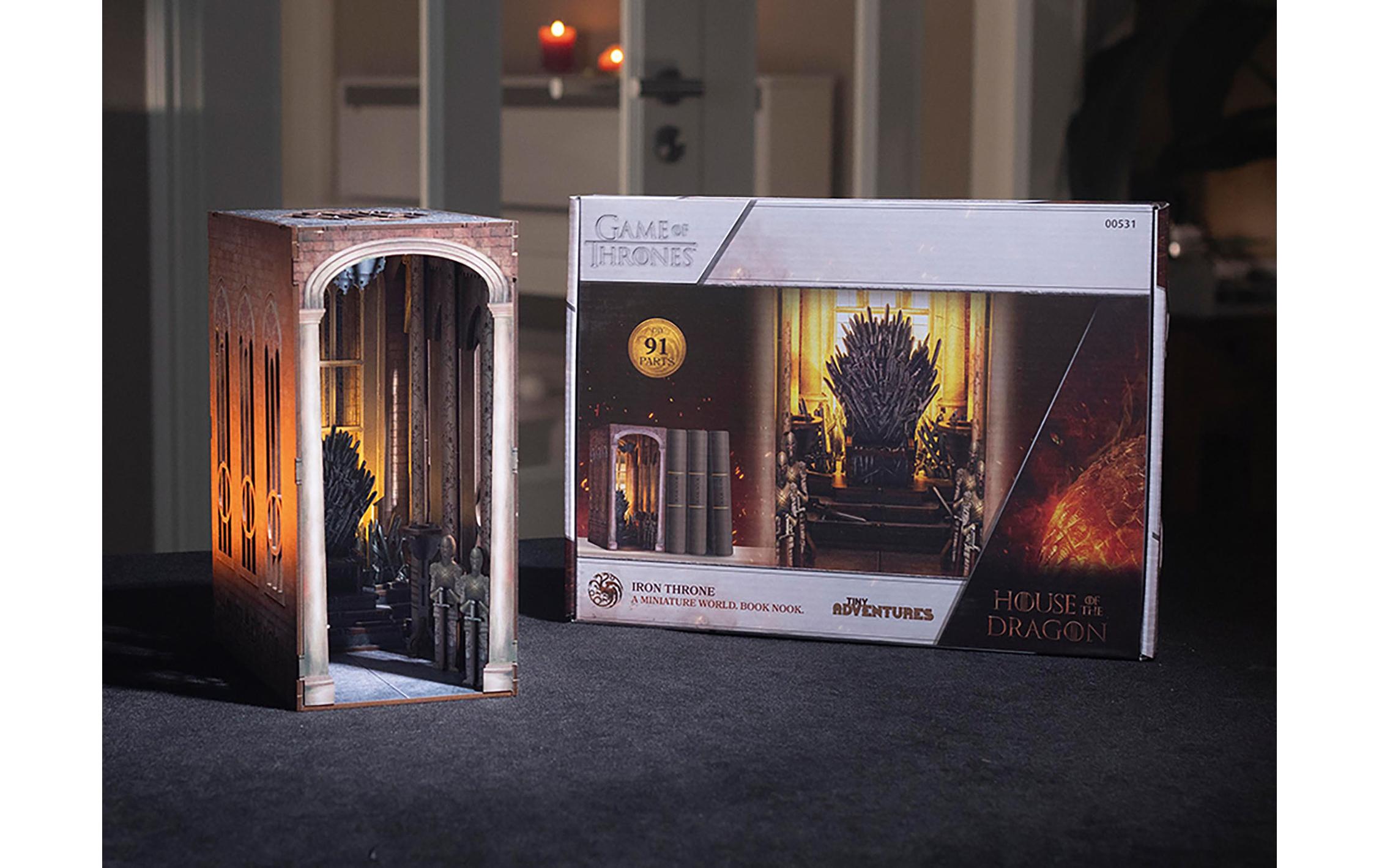 Bausatz Iron Throne Dragon HouseZauberhafte Miniaturwelt mit LED-Beleuchtung für Ihr Bücherregal