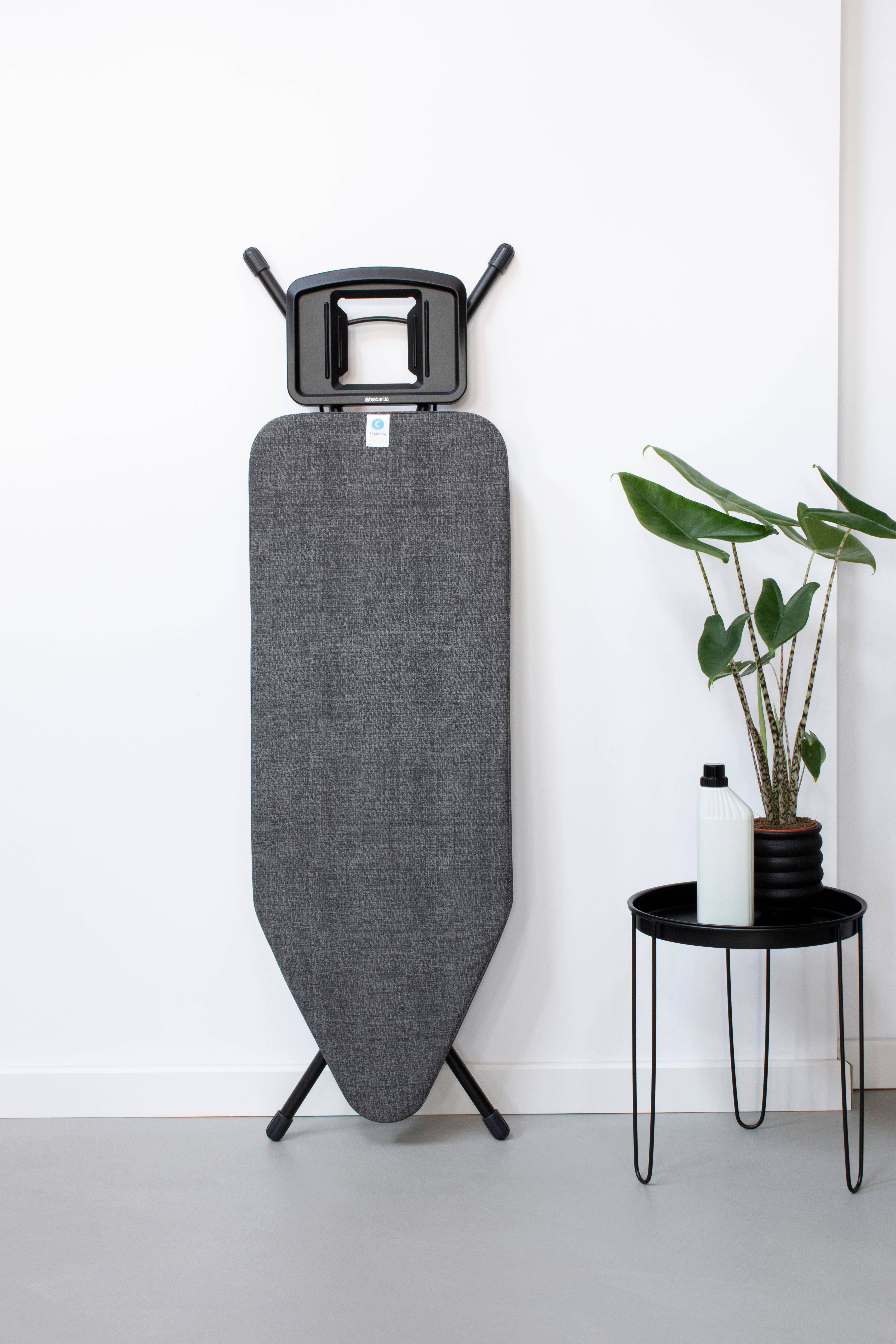 Brabantia C Strijkplank C - met Strijkijzerhouder - 124x45 cm - Denim Black