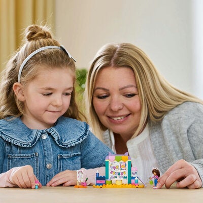 LEGO Gabby's Dollhouse 10795 Lag ting med Baby Boks