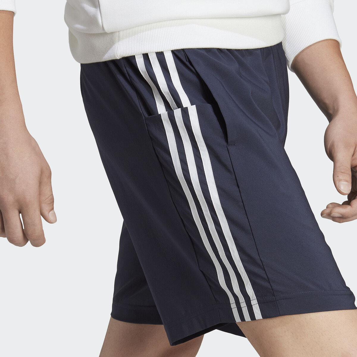 ADIDAS ROUPAS ESPORTIVAS<br>Shorts com 3 listras Aeroready Essentials Chelsea