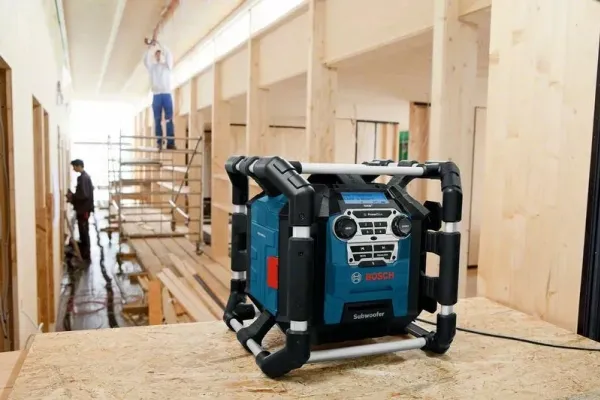 Bosch RADIO GPB 18V-5 SC POWER BOX - SOLO