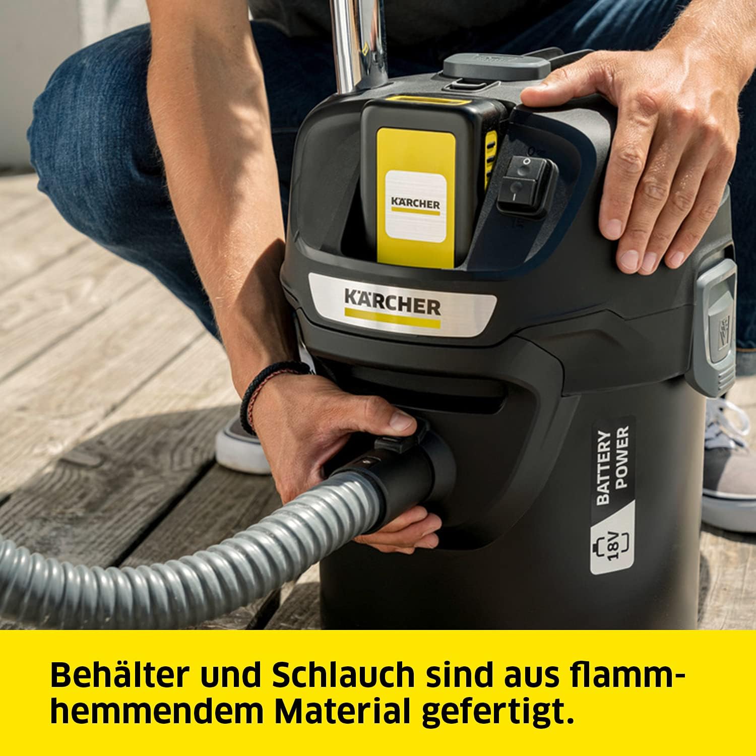 Kärcher 18 V Akku-Asche- und Trockensauger AD 2 Battery Set ideal für Kamin- und Pelletöfen, inkl. 18 V/2,5 Ah Akku und Schnellladegerät, flammhemmendes Material, Saugschlauch: 1,2 m