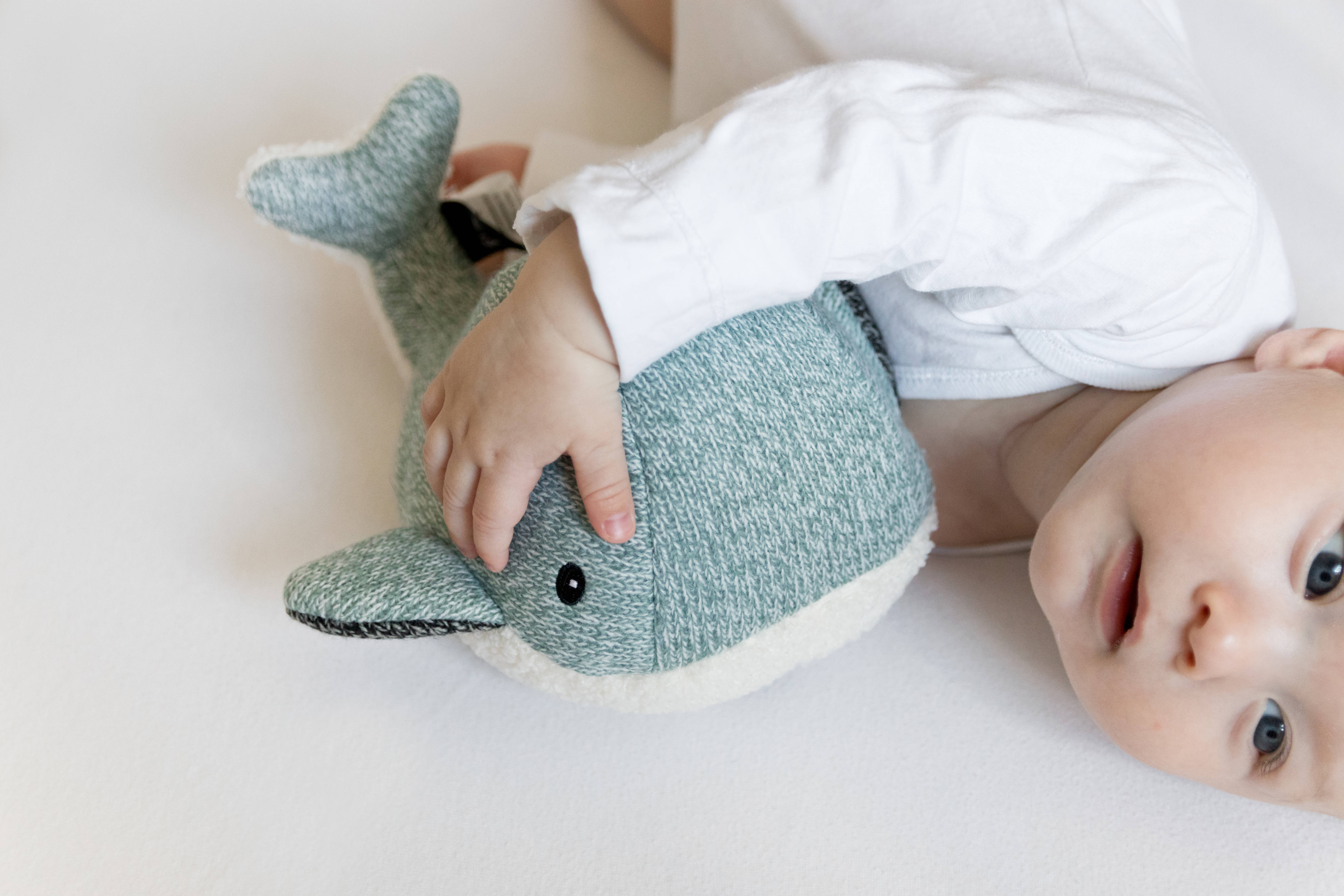Flow Amsterdam hartslagknuffel moby walvis groen - knuffel 24 cm