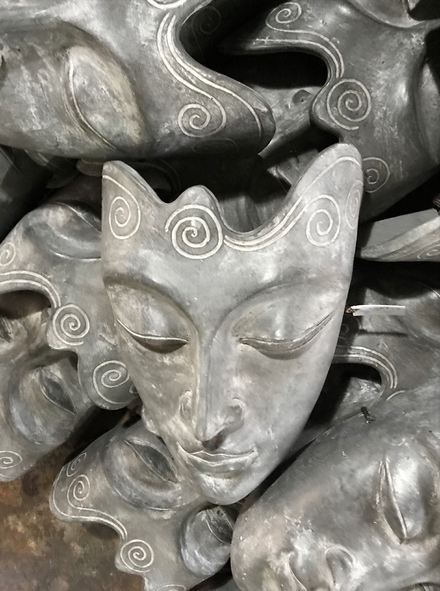 Buddha Maske aus Terrakotta, grau, H 40 cm, B 30 cm, L 15 cm von fischer's lagerhaus