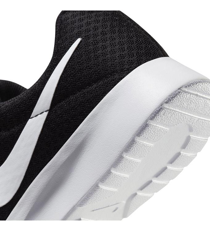 Nike Women Tanjun Sneakers