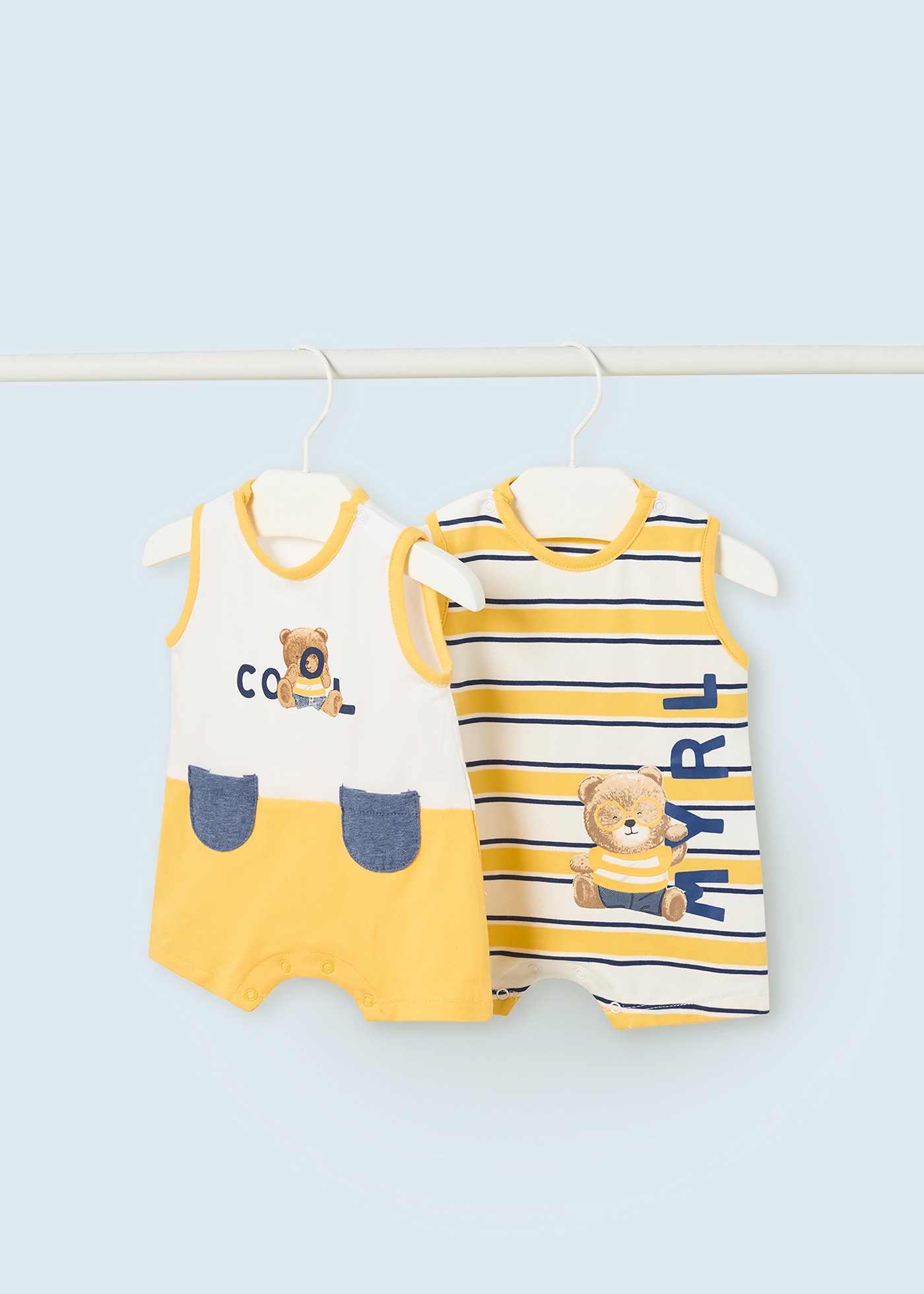 Conjunto de 2 pijamas curtos de algodão sustentável para recém-nascidos.