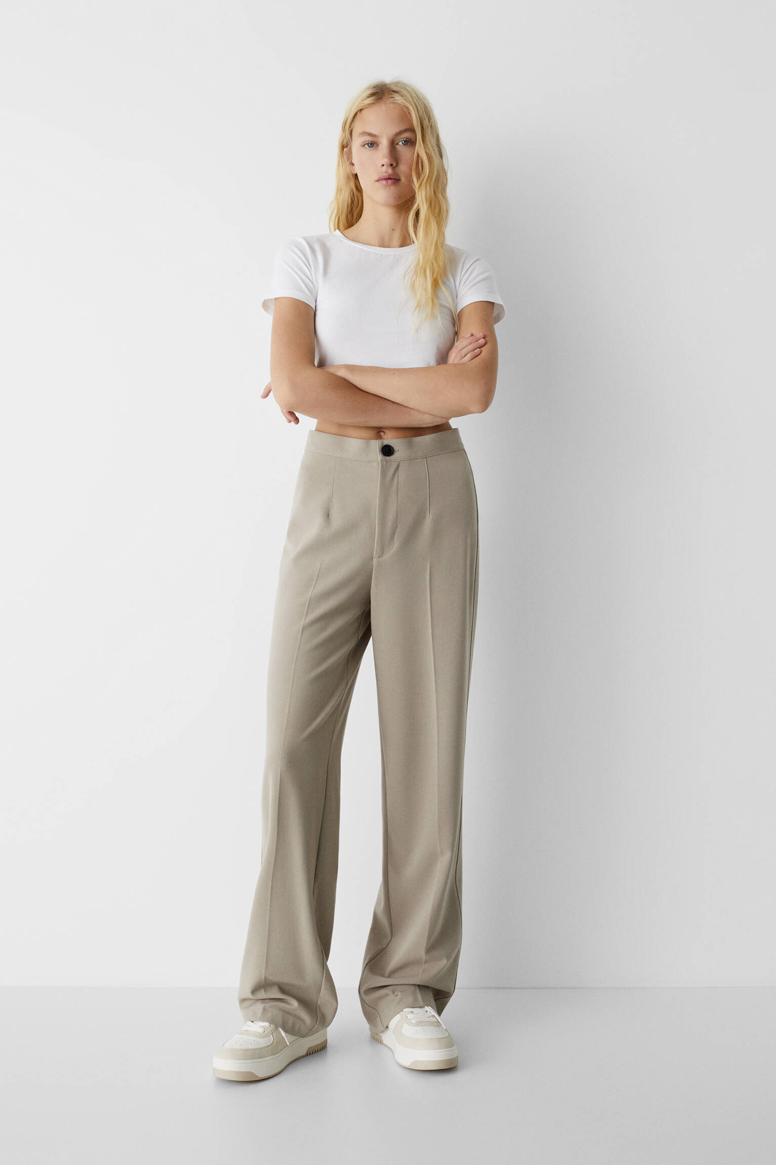 Calça social com pregas - marrom claro