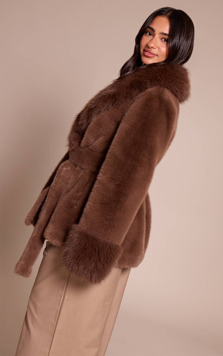 Chocolat Manteau Petite En Synthétique Moelleuse Avec Ceinture À Nouer