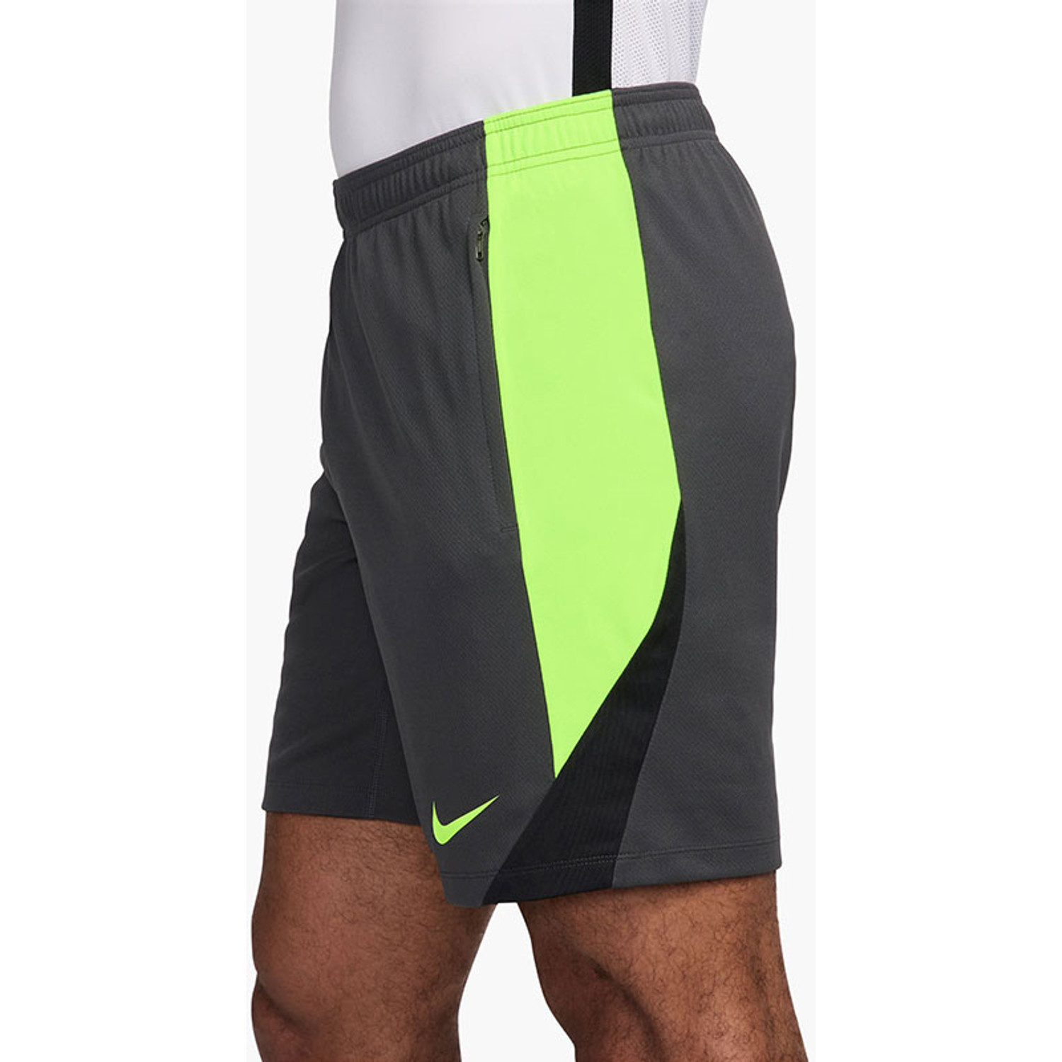 Nike Strike Short