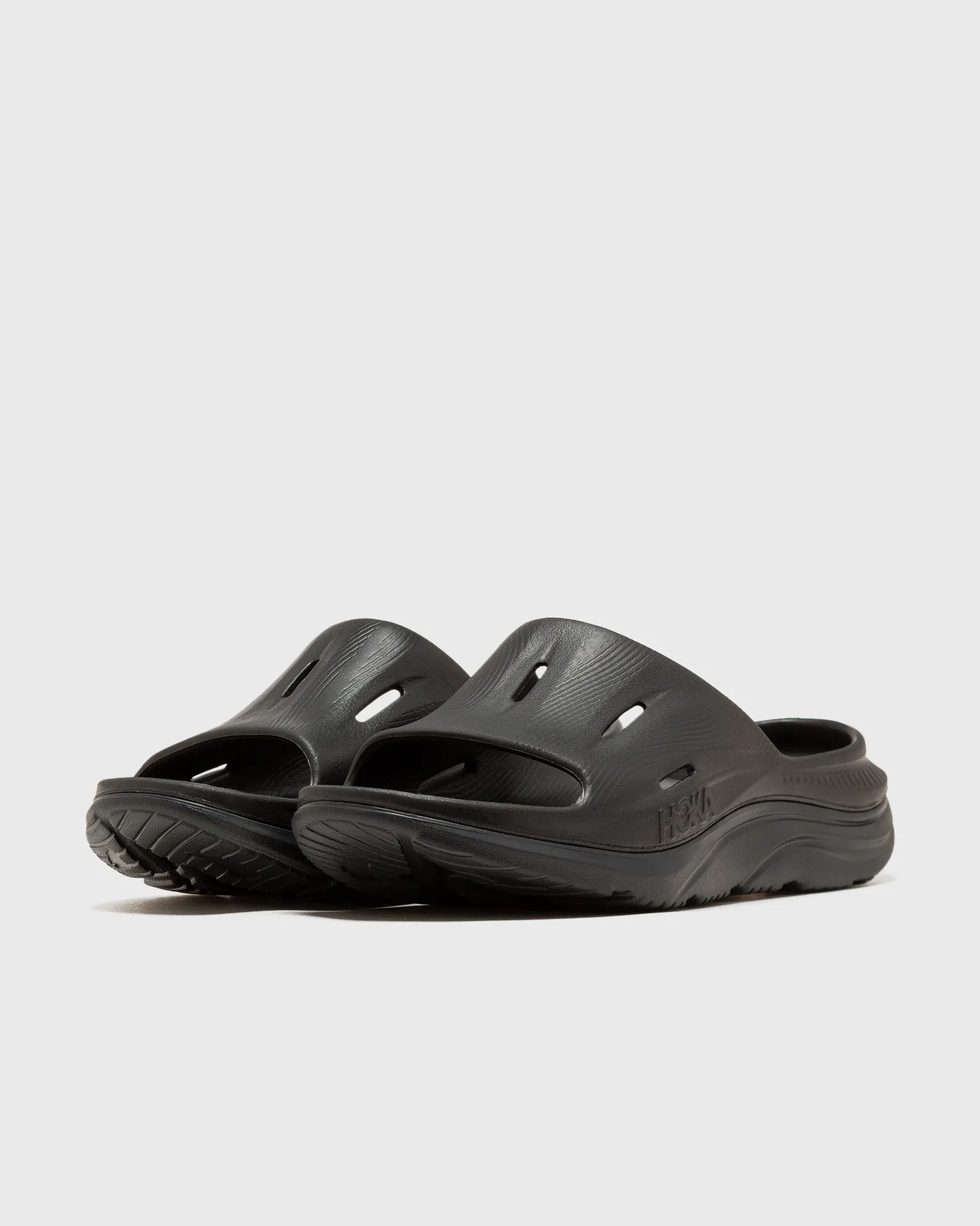 Hoka One One ORA Recovery Slide 3