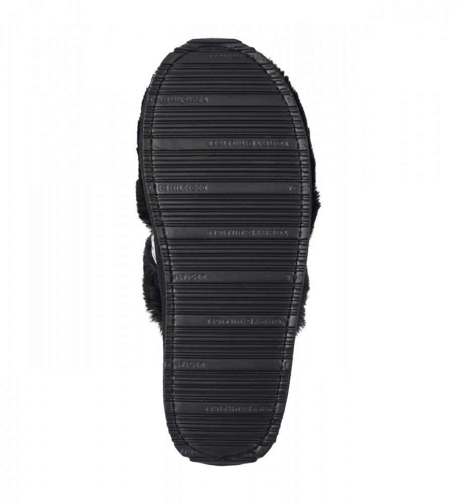 Chinelo de hotel Tommy Hilfiger com forro de pele, preto.