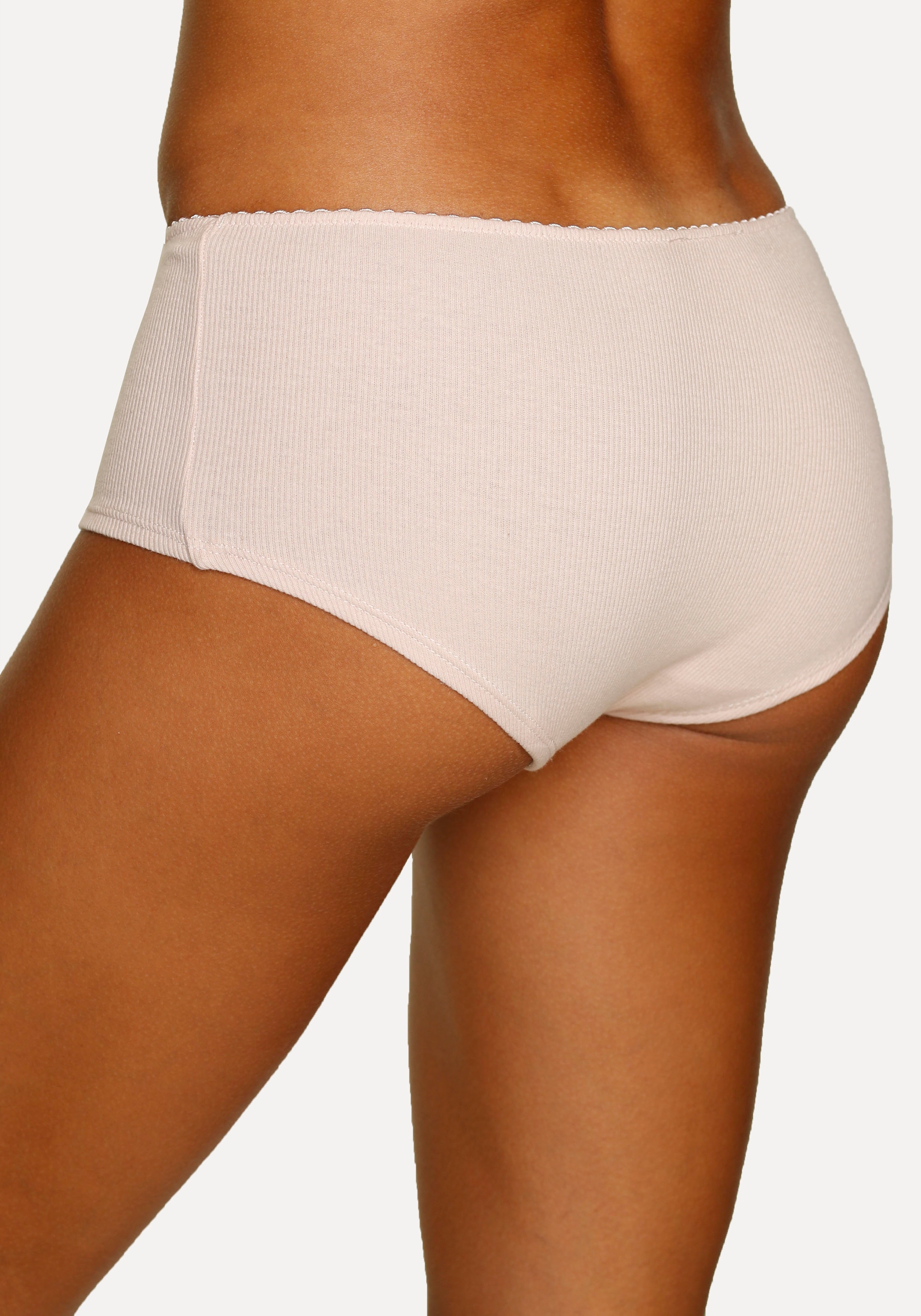 Vivance Panty , aus weicher und elastischer Rippware, mit zartem Röschen vorn