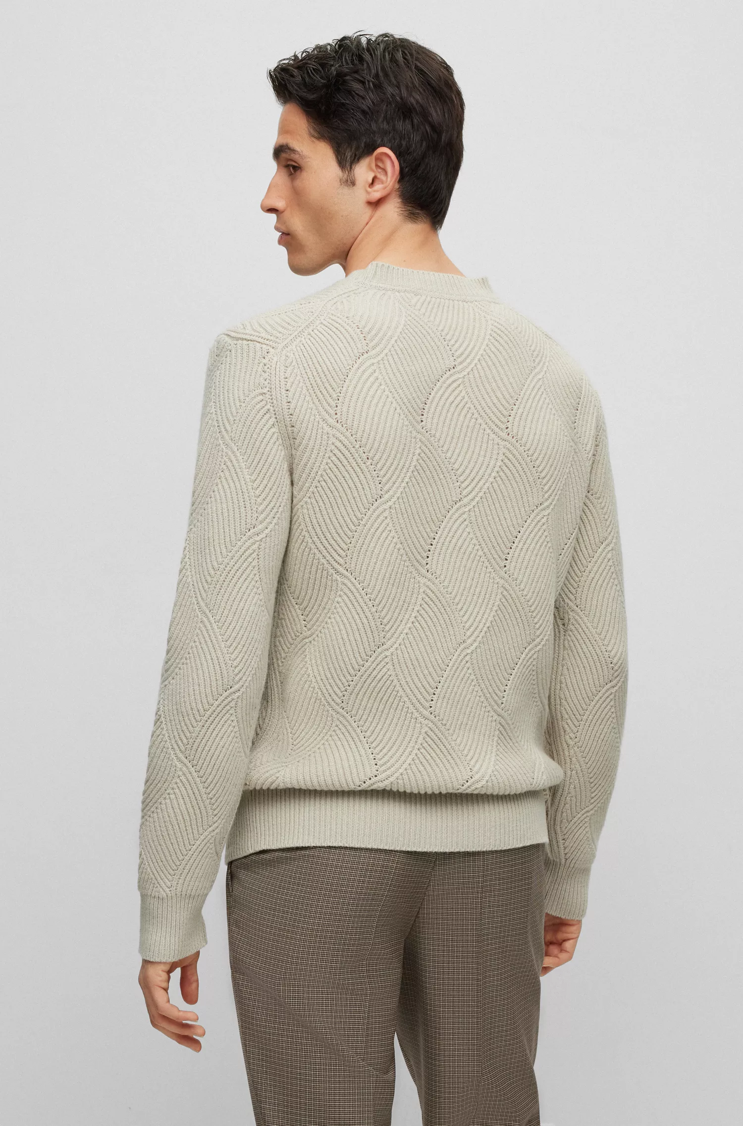 Suéter BOSS Camel de estrutura mista em lã virgem e cashmere.