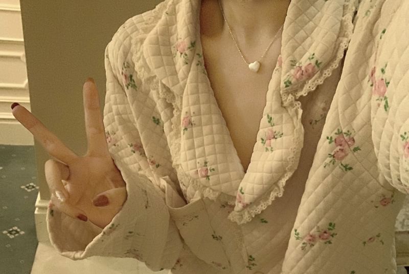 Tanee - Pyjamaset: Top met lange mouwen, kraag, bloemenprint en knopen + broek