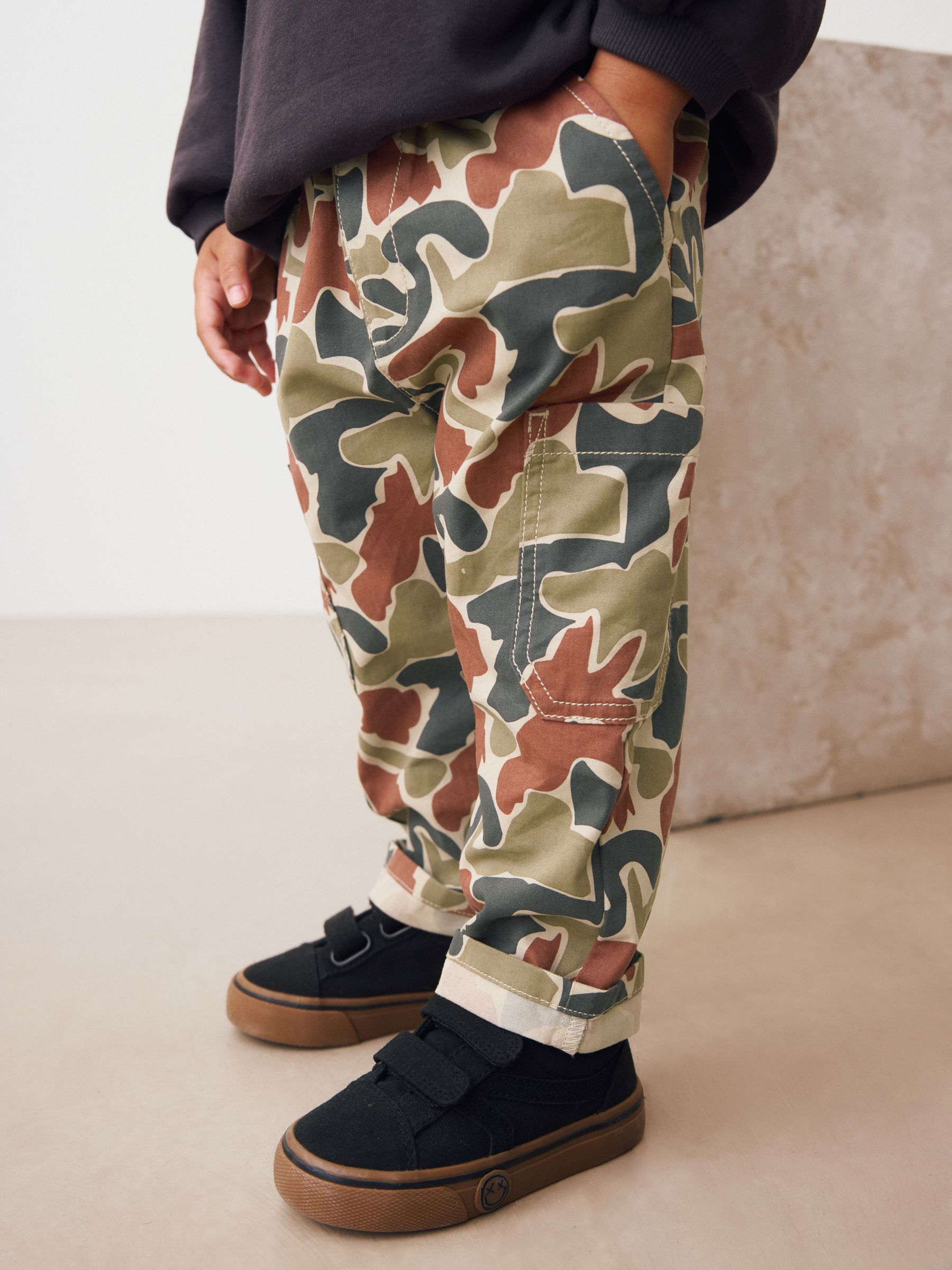 Rood/groene camouflage - Broek met elastische taille en zijzakken (3mnd -7jr)