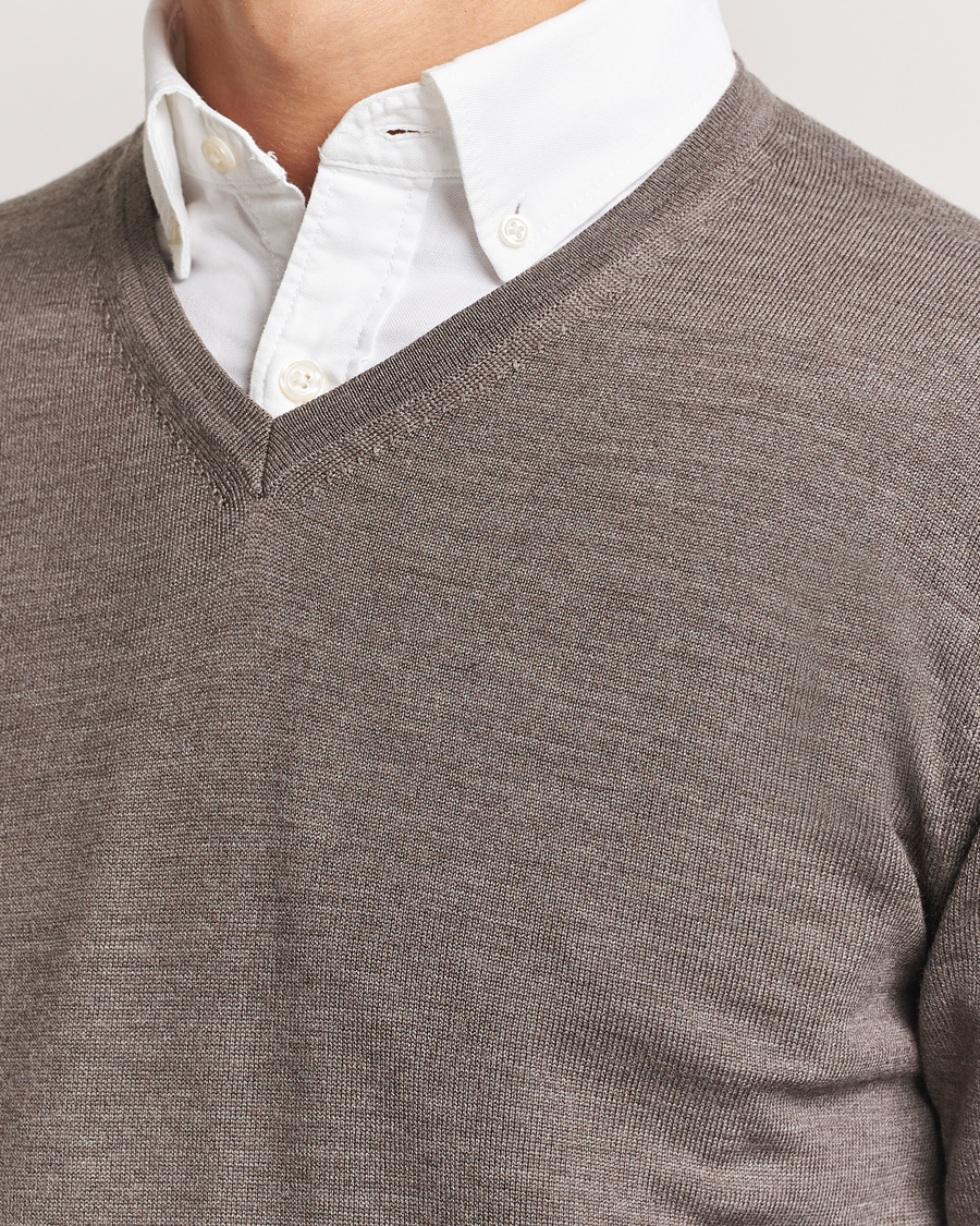 Charles Tyrwhitt Pure Merino V-Neck Jumper Mocha