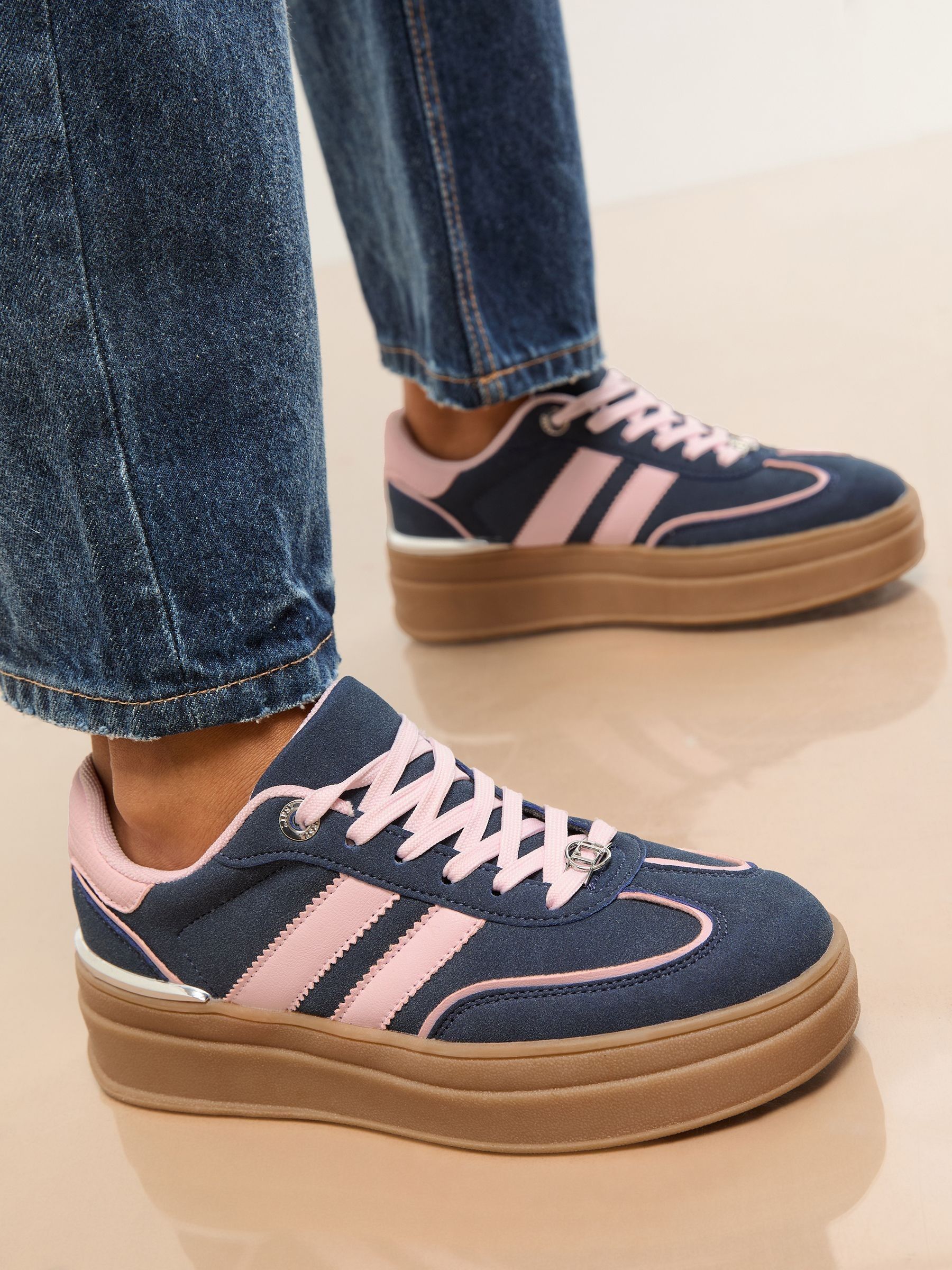Marineblauw - Lipsy Faux suède sportschoen met dikke zool