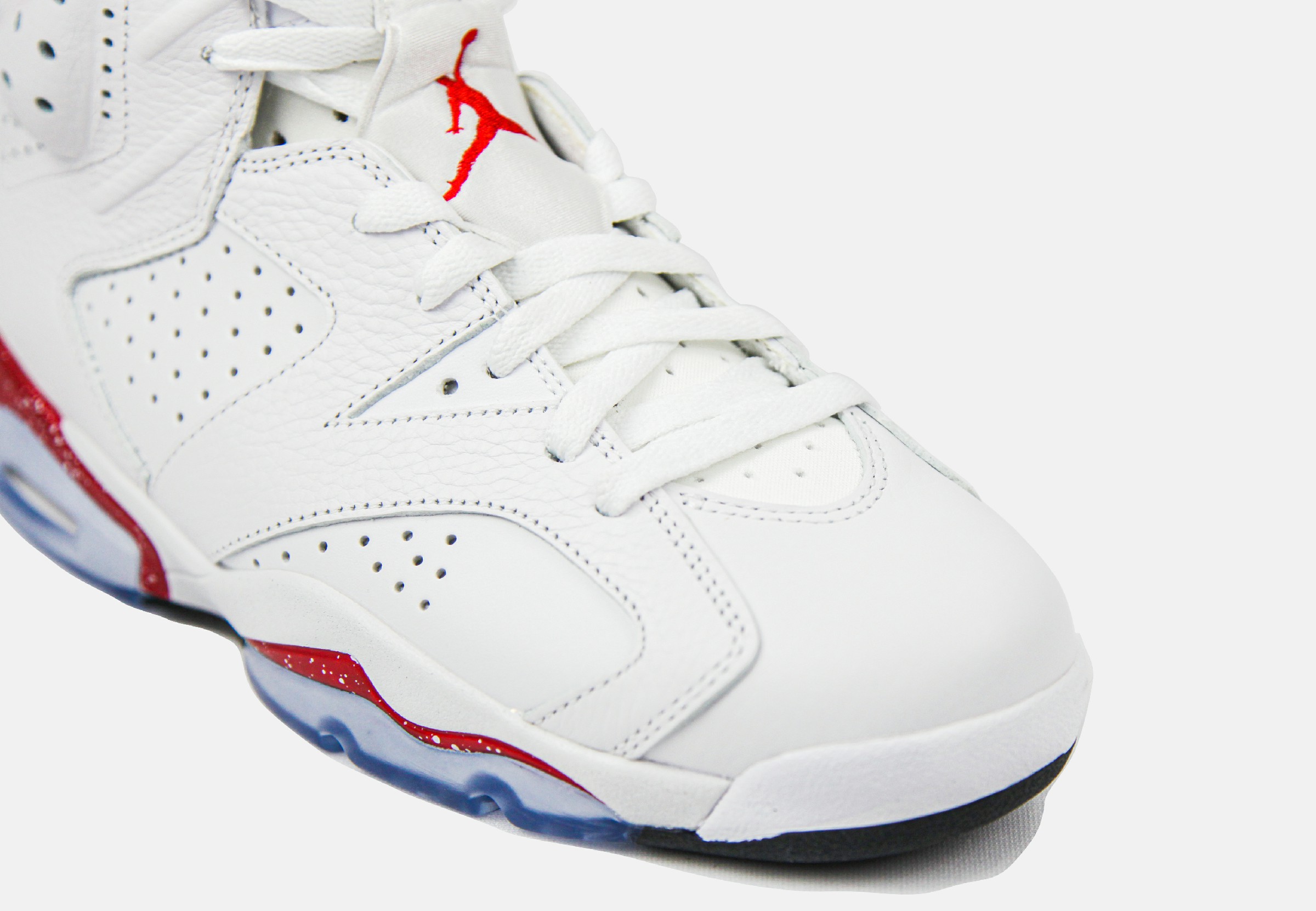 Jordan 6 Red Oreo