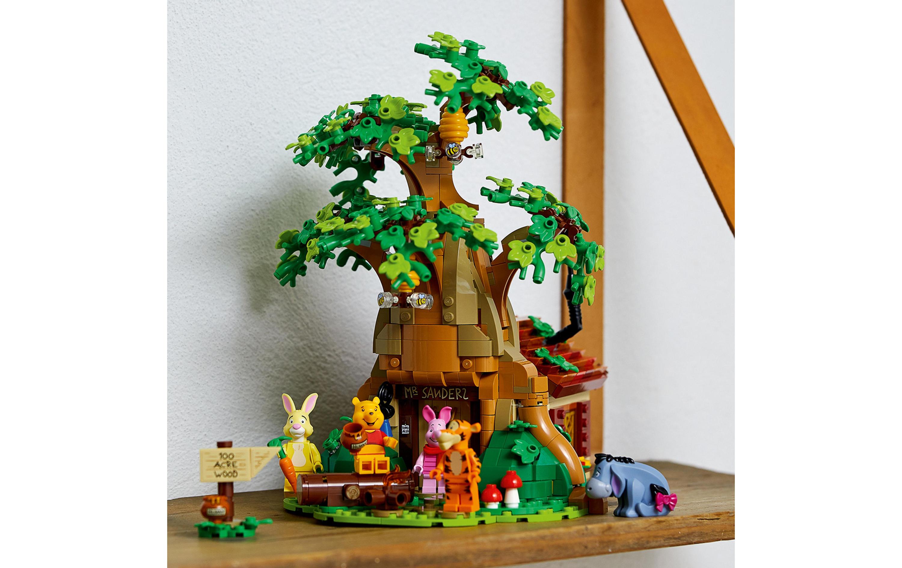 Disney Winnie Puh 21326<br>Baumhaus-Set voller authentischer Details