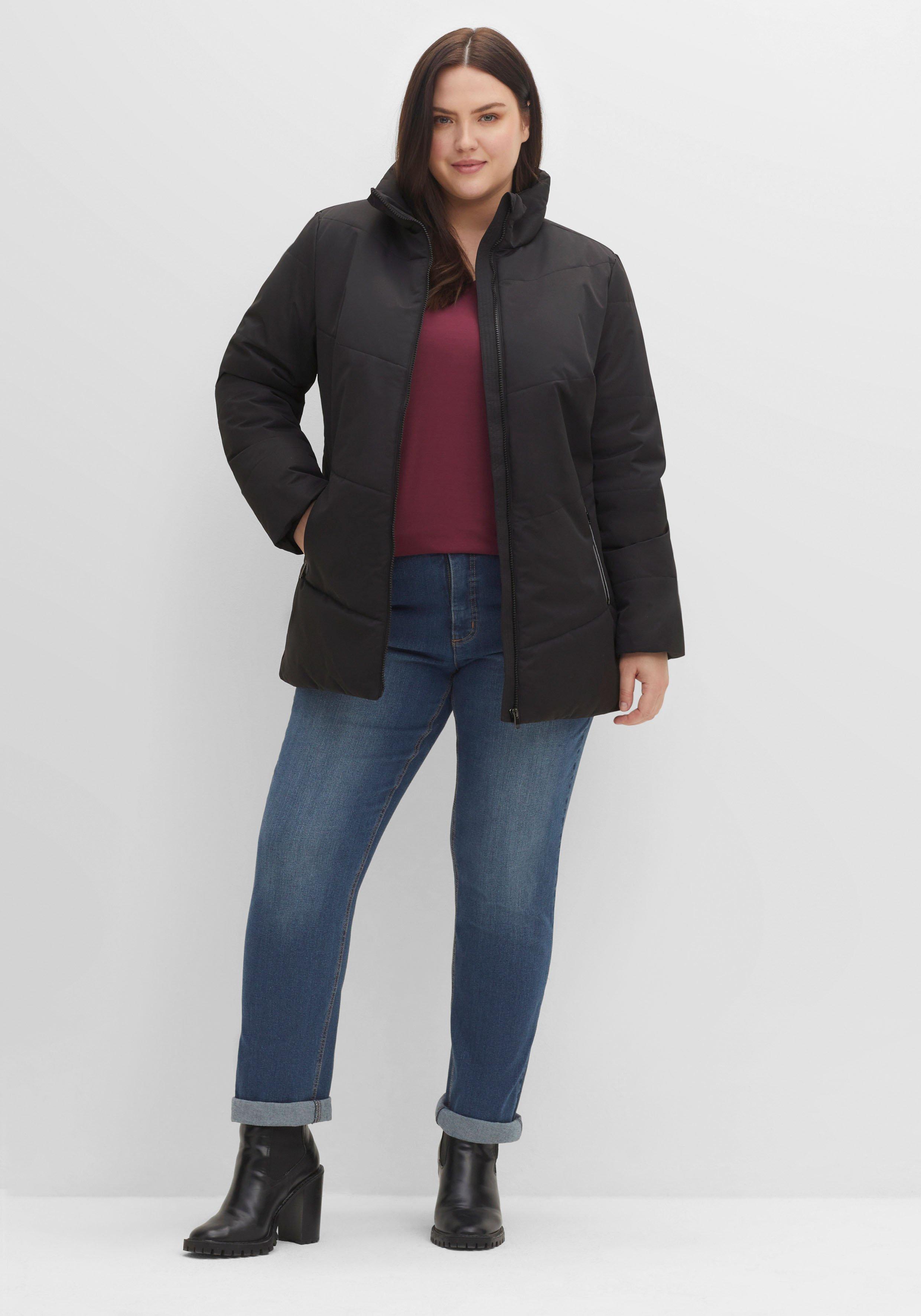 Steppjacke mit Stehkragen, leicht strukturiert