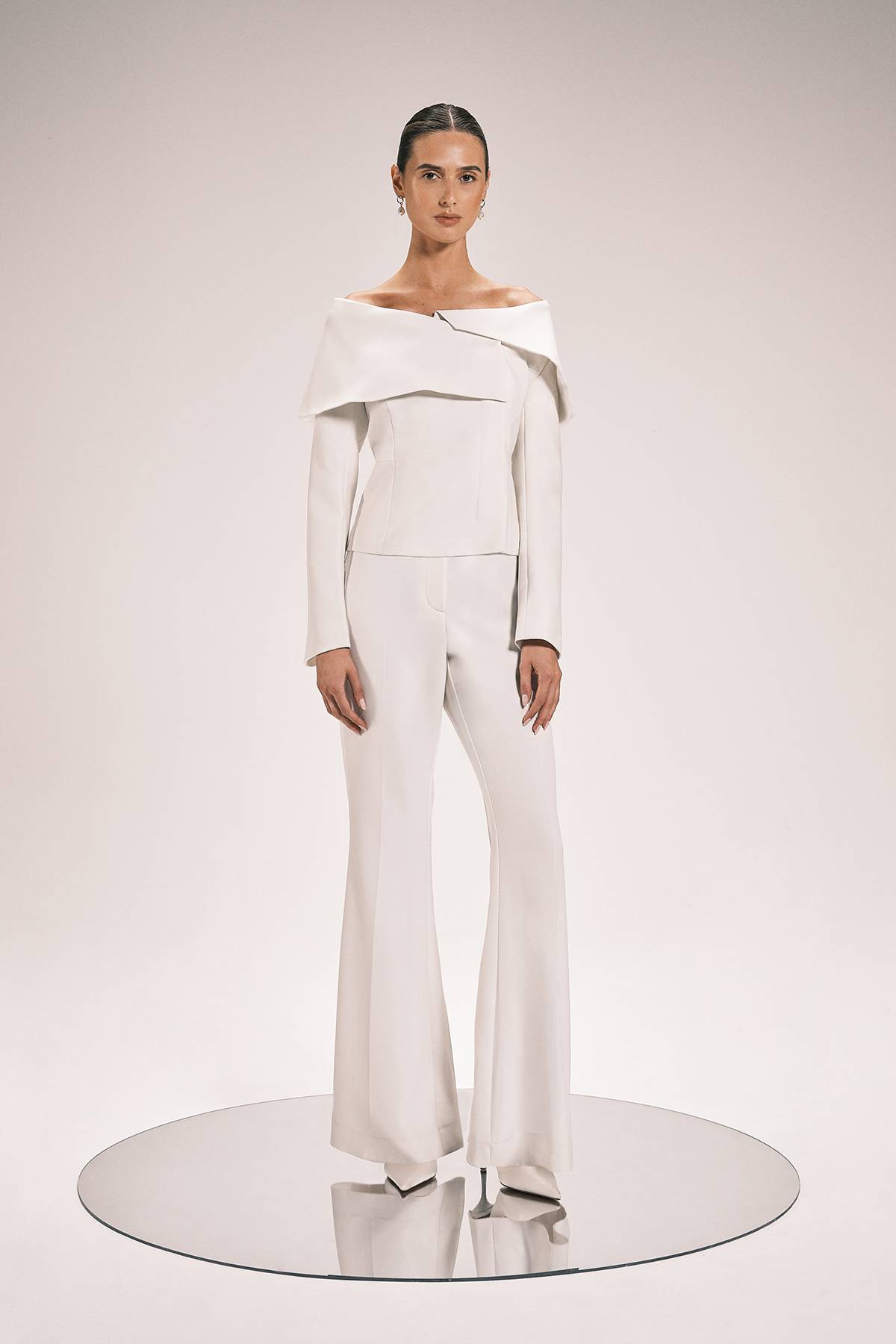 KarenMillen Pantalon Droit Ajusté Sur Les Côtés En Satin Stretch Compact