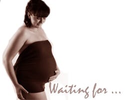 Babybauch-Fotoshooting bei Düsseldorf als Geschenk