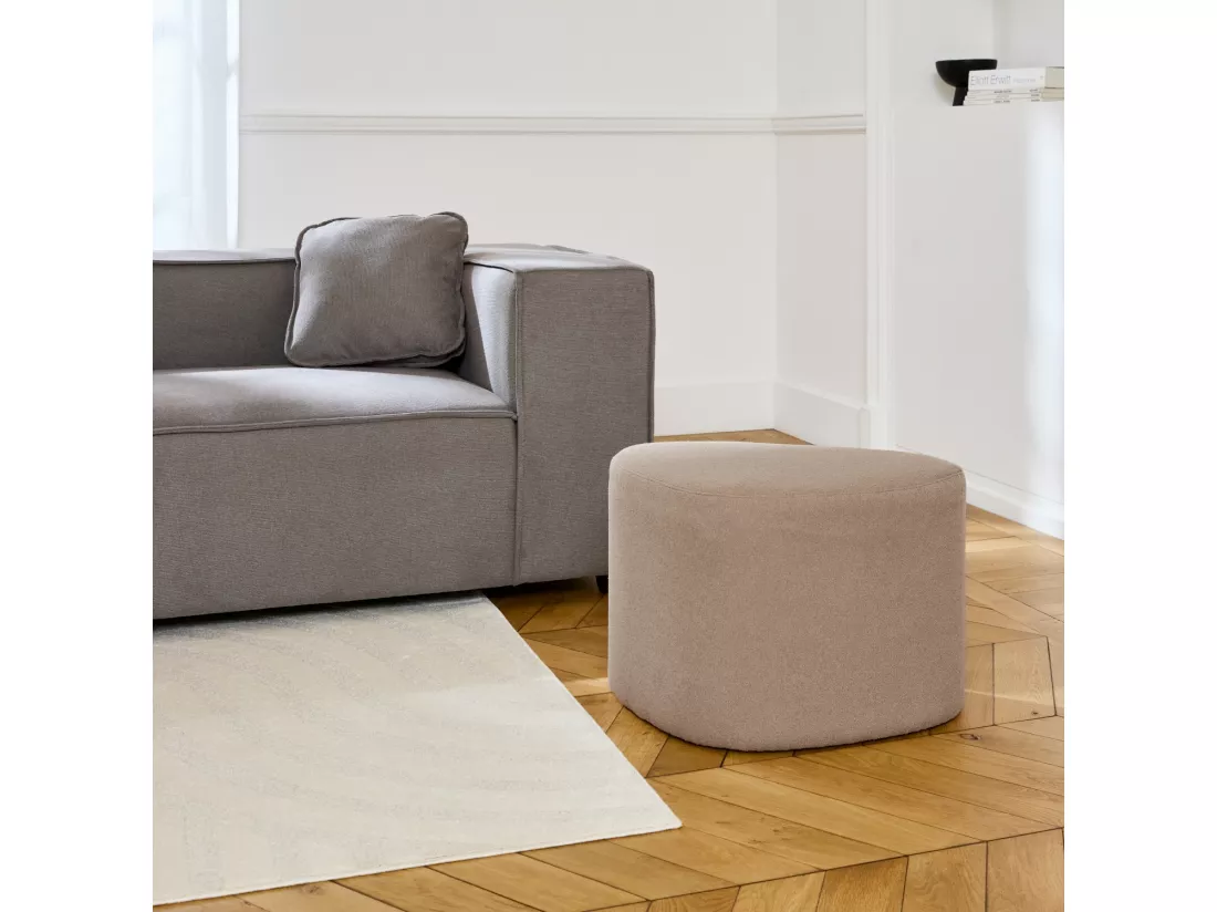 tabouret. pouf en forme de galet en tissu greige. TAO L 60 x P 44 x H 40cm