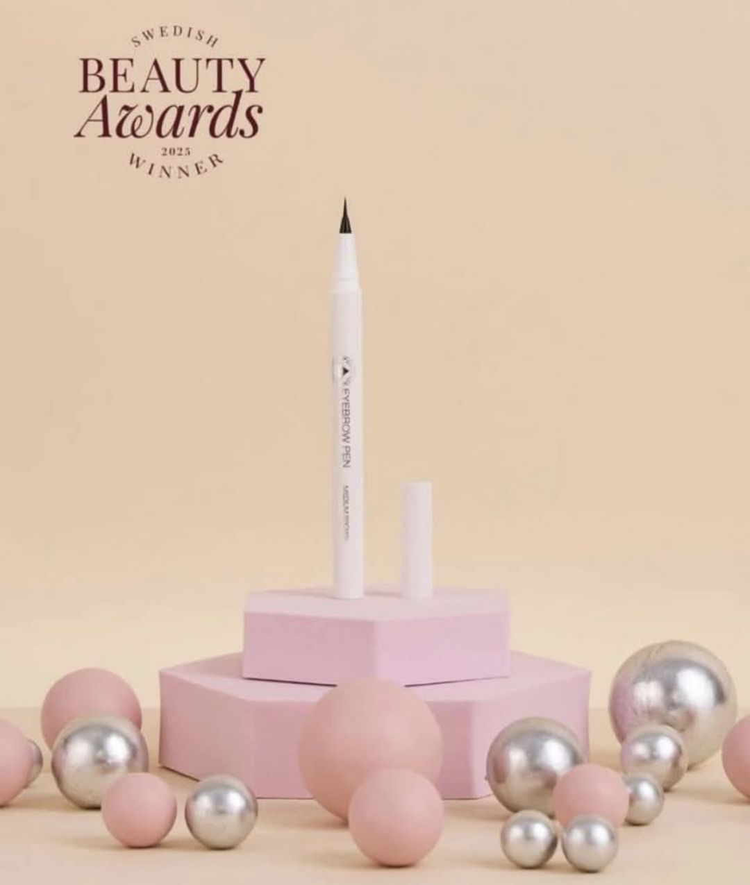 Eyebrow pencil triangular