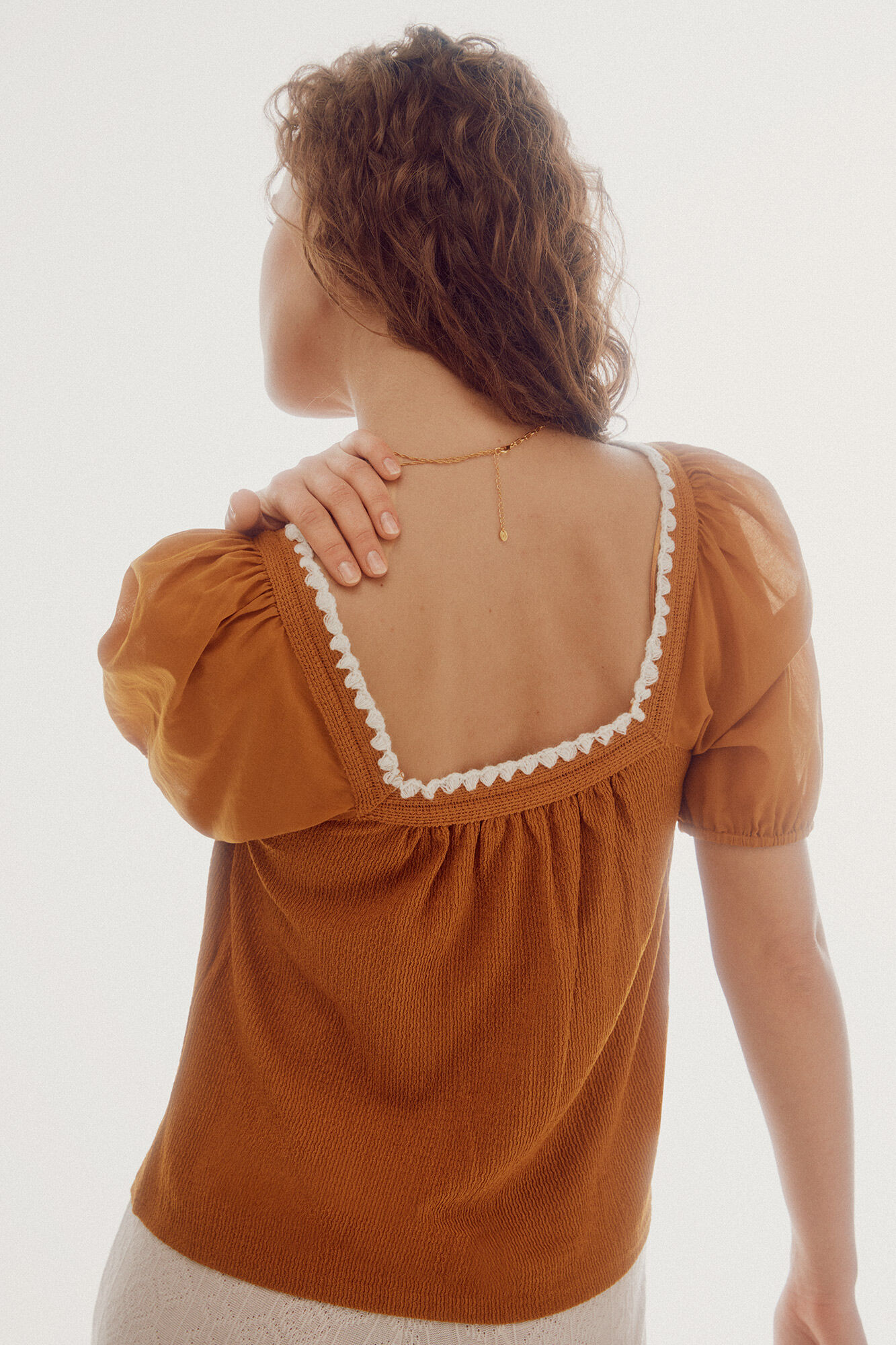 Blusa com mangas bufantes - Dorado