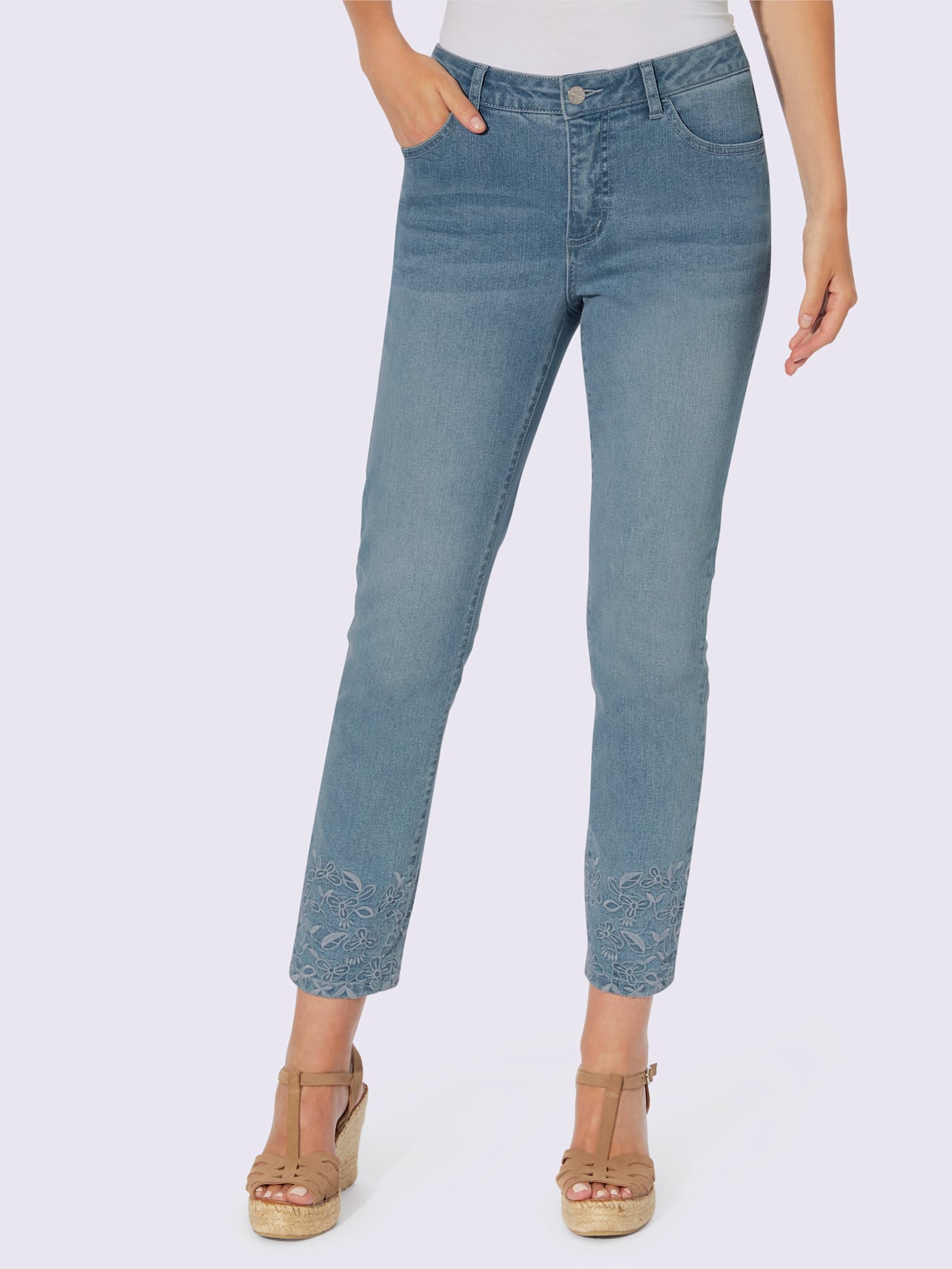 Jean push-up jolie broderie à fleurs