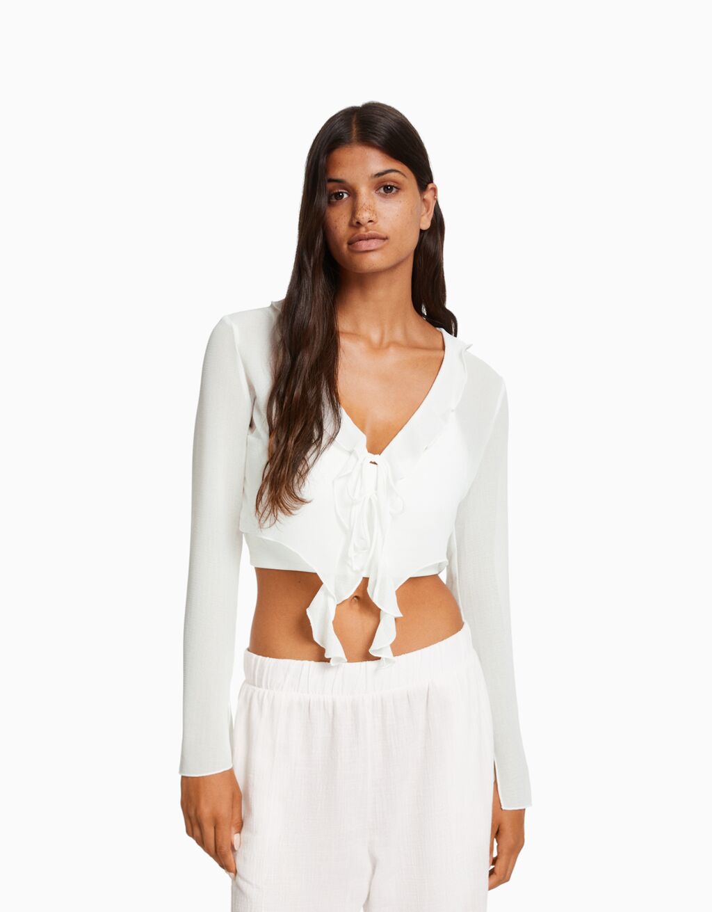 Blusa de chiffon com mangas compridas e babados