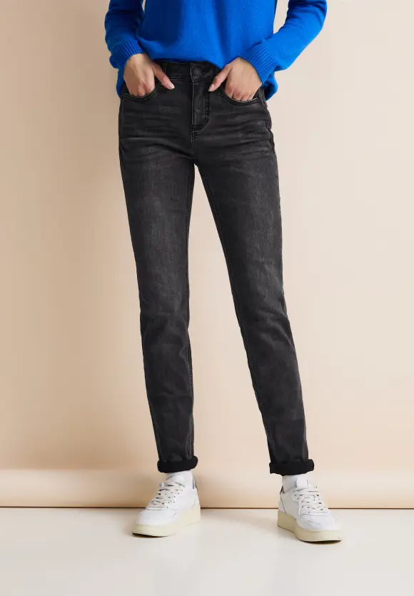 Casual Fit Jeans - soft black wash
