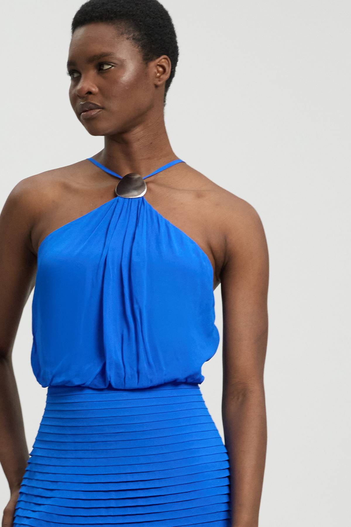 KarenMillen Robe Maxi Dos Nu Col Licou En Georgette De Viscose Tissée Avec Ourlet Tombant
