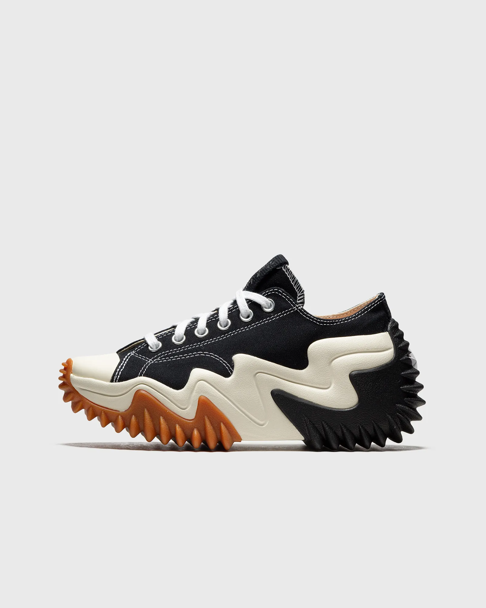 Converse WMNS Run Star Motion