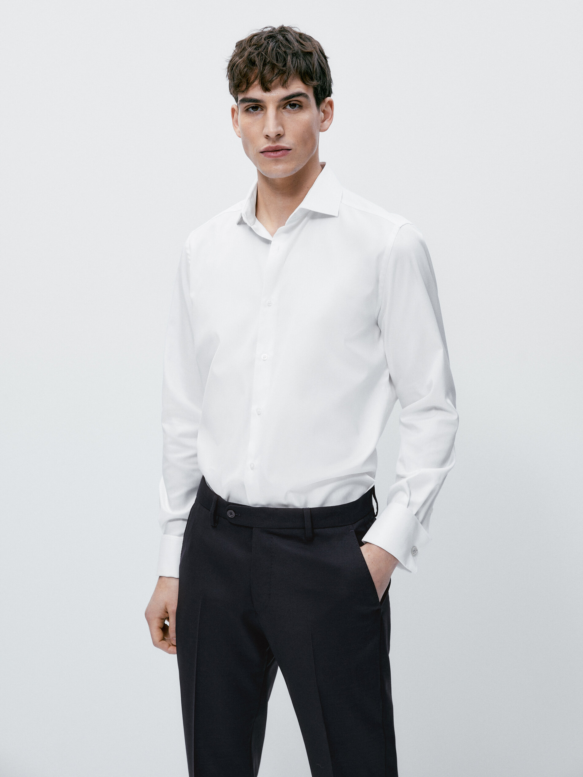 Camisa de espinha de peixe de corte regular com punhos duplos - BRANCA