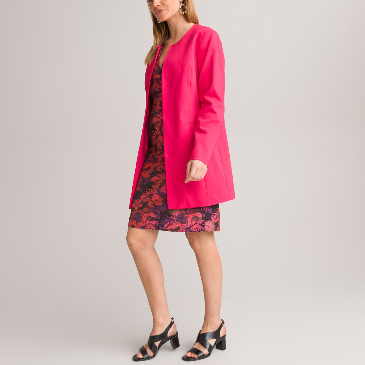 ANNE WEYBURN<br>Colete comprido, modelo à direita