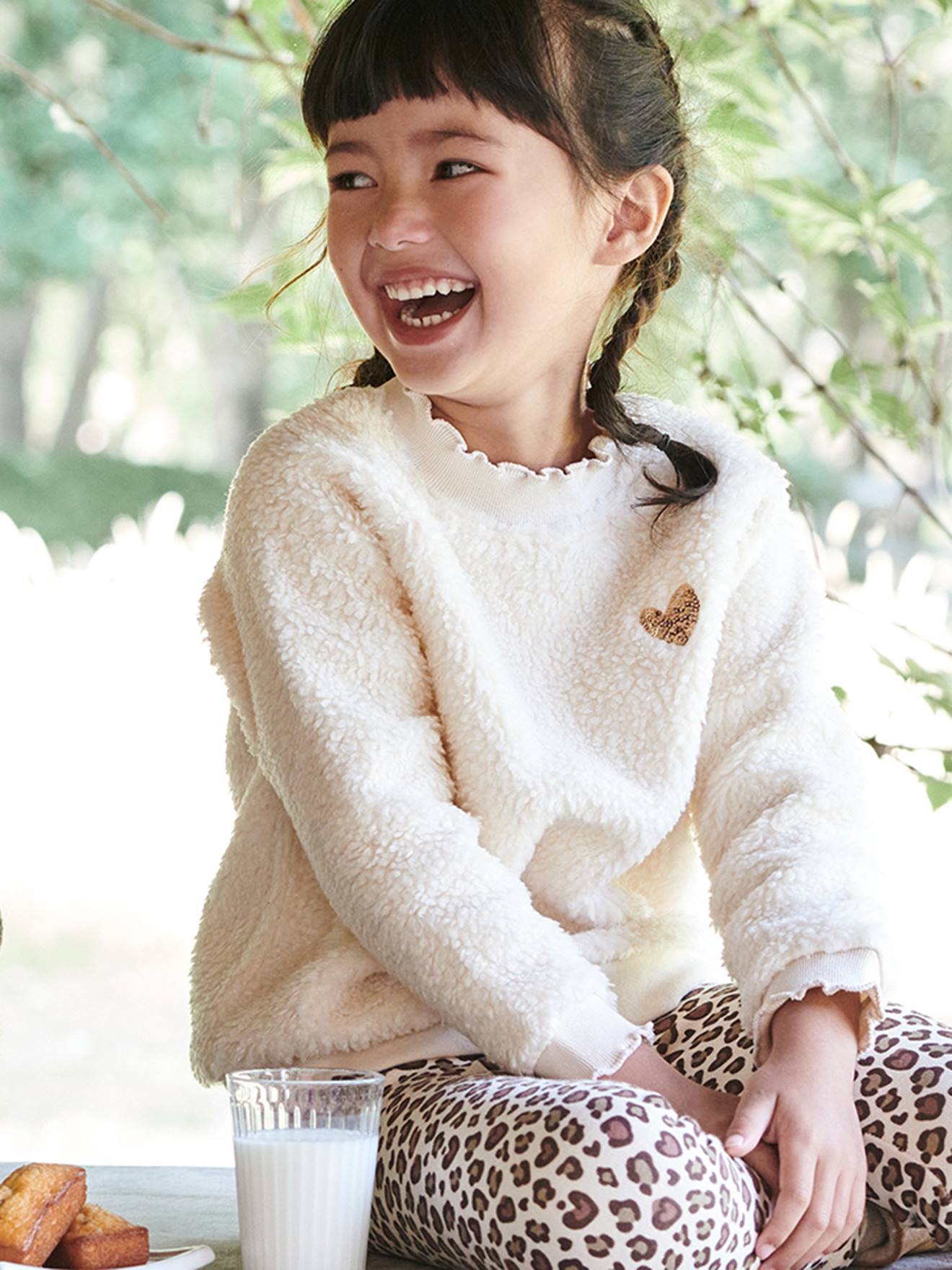 Moletom Sherpa com detalhes sofisticados, estampa Candy Girl