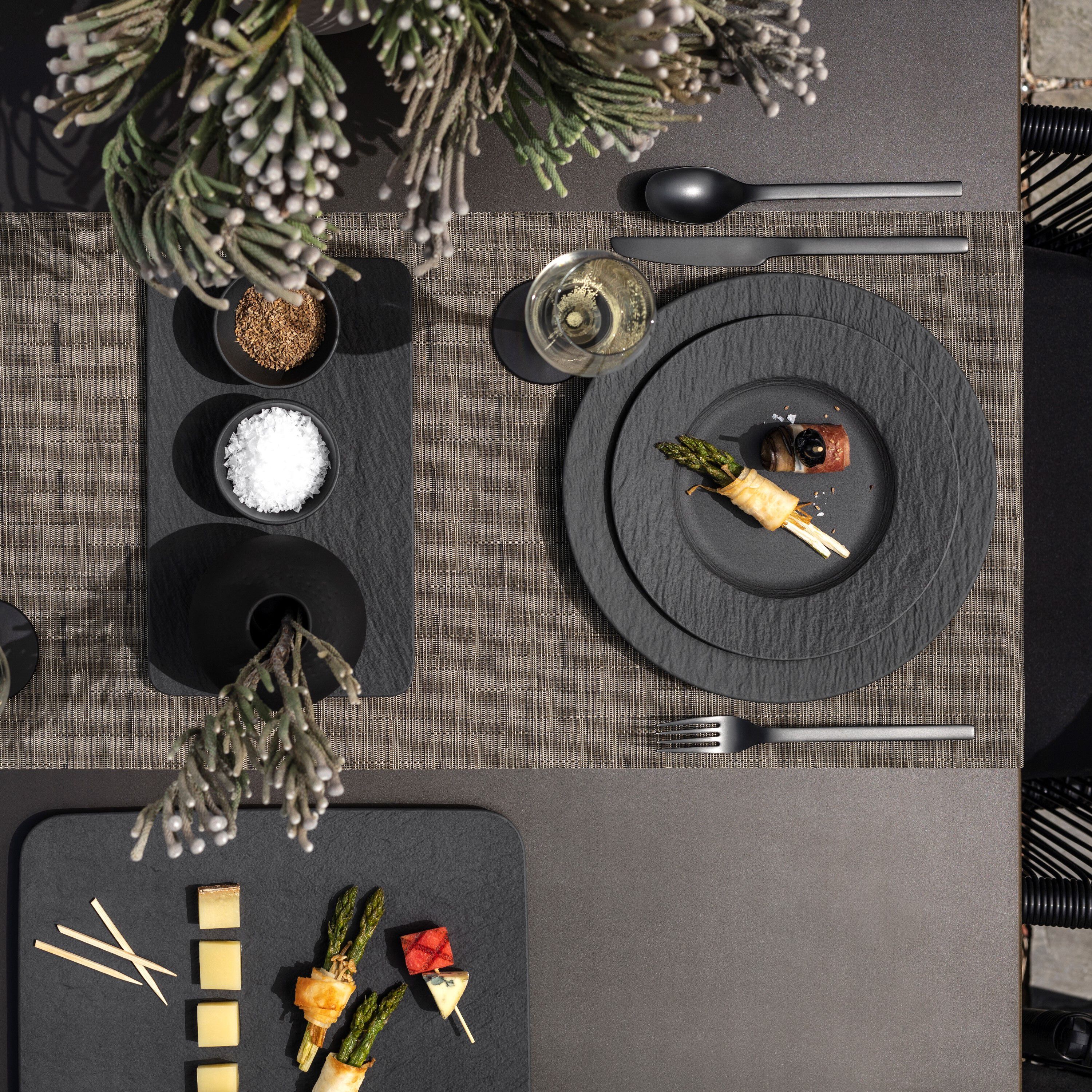 Manufacture 5-piece flatware set Black, stainless steel