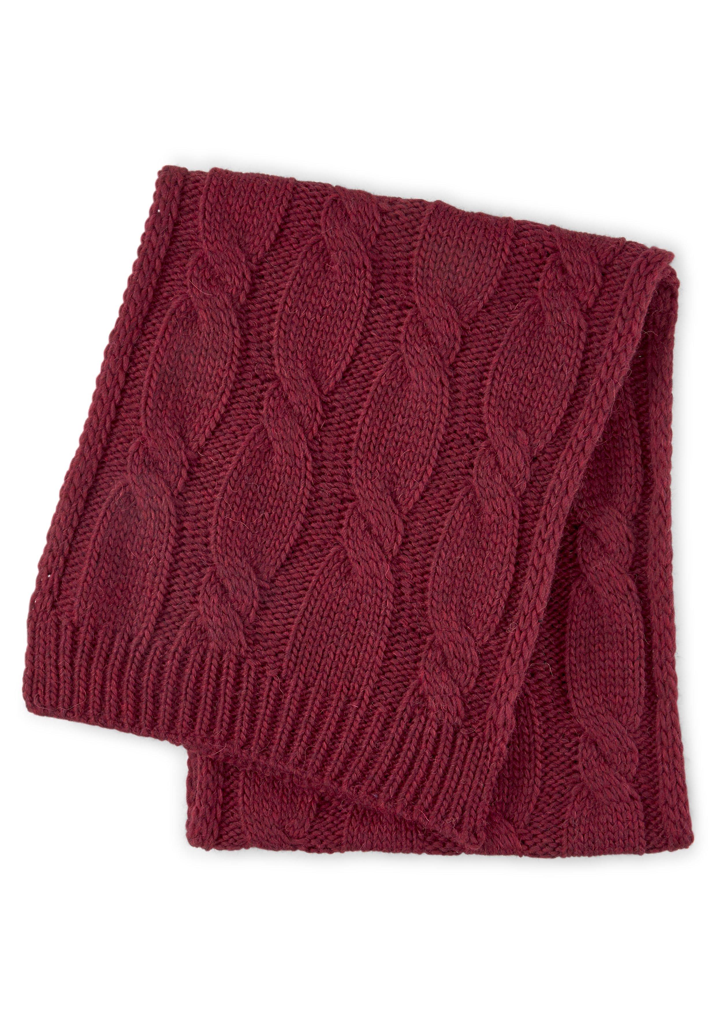 Strickschal mit Zopfmuster