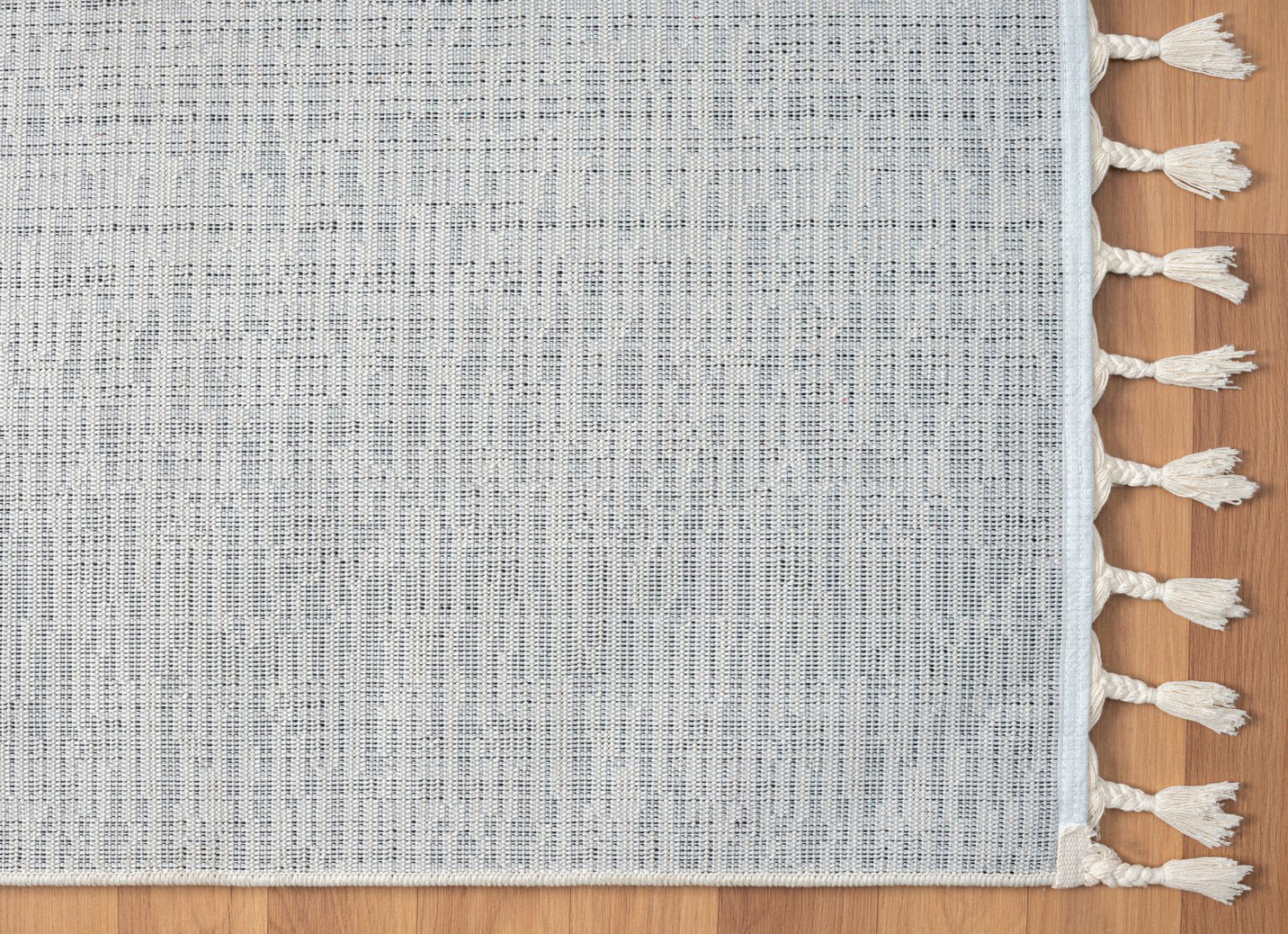 Pflegeleichte Brücken und Teppiche aus synthetischen Material-Mix