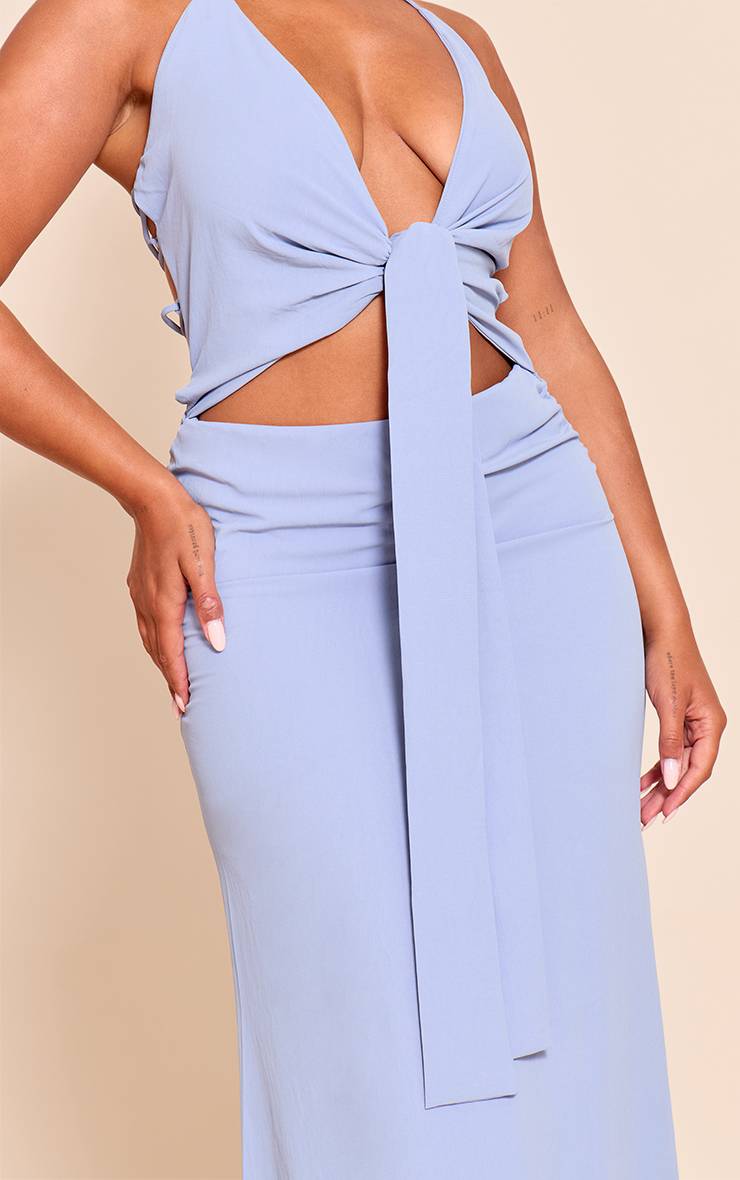 Bleu Robe Longue Shape À Encolure Américaine Drapée En Satin Martelé